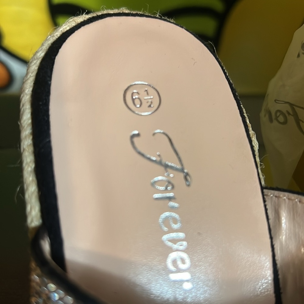 Forever Black and Dimond Wedges NEW IN BOX - Picture 3 of 5